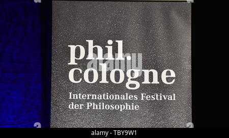 Köln, Deutschland. 03 Juni, 2019. Logo, Schriftzug von Phil Köln am 7. phil. Köln, die größte deutsche Philosophie Festival. Credit: Horst Galuschka/dpa/Horst Galuschka dpa/Alamy leben Nachrichten Stockfoto