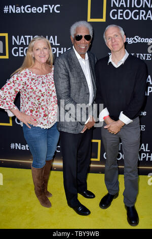 Los Angeles, USA. 02 Juni, 2019. Lori McCreary, Morgan Freeman und James Jünger im National Geographic Kämpfer Showcase FYC Veranstaltung im Griechischen Theater. Los Angeles, 02.06.2019 | Verwendung der weltweiten Kredit: dpa/Alamy leben Nachrichten Stockfoto