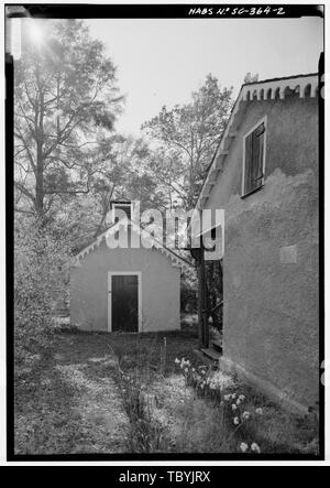 Mai 1985. Osten (vorne) Fassade. (KitchenStorehouse Gebäude nach rechts in Ansicht) Borough Haus, gut trocknen Tierheim, State Route 261 und Triften Ferry Road, Stateburg, Sumter County, SC Stockfoto