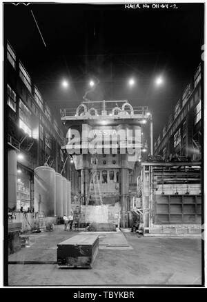 Mesta Drücken Sie nach Osten, bei der Vorbereitung von die Alcoa Forging Division, Mesta 50.000 Tonne geschlossen Gesenkschmieden drücken, 1600 Harvard Avenue, Cleveland, Cuyahoga County, OH Stockfoto