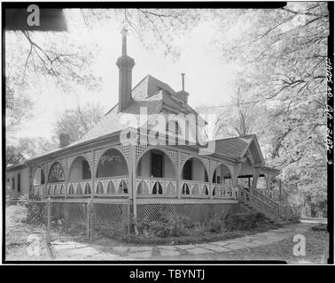 Norden (vorne) und EAST SIDE ERHÖHUNGEN, porches Joel Chandler Harris House, 1050 Gordon Street, Atlanta, Fulton County, GA Stockfoto