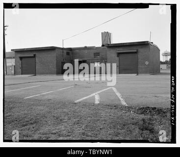 Norden (vorne) und West (SEITE) Erhebungen. Blick nach Osten Plattsburgh Air Force Base, zerstörungsfreie Prüfung Shop, Massachusetts Avenue, Plattsburgh, Clinton County, NY Stockfoto