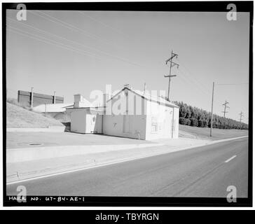 Im Norden und Westen ausgerichtete Seiten Ogden Arsenal, Ballistik Gebäude, 6056 Wardleigh Straße, Layton, Davis County, UT WegmanFrench, Lysa, Sender Dockendorf, Richard, Fotograf Stockfoto