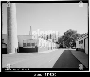 Im Norden und Westen ausgerichtete Seiten Ogden Arsenal, Lokomotive Shop und Obdach, 7975Utility Drive, Layton, Davis County, UT WegmanFrench, Lysa, Sender Dockendorf, Richard, Fotograf Stockfoto