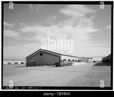 Im Norden und Westen ausgerichtete Seiten Ogden Arsenal, Lager, 6030 Gum Lane, Layton, Davis County, UT WegmanFrench, Lysa, Sender Dockendorf, Richard, Fotograf Stockfoto