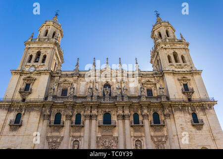 Fassade des historischen Kathedrale in Jaen, Spanien Stockfoto