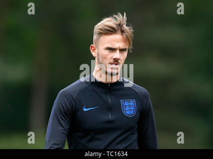 England unter 21 ist James Maddison während des Trainings im St George's Park, Burton. Stockfoto