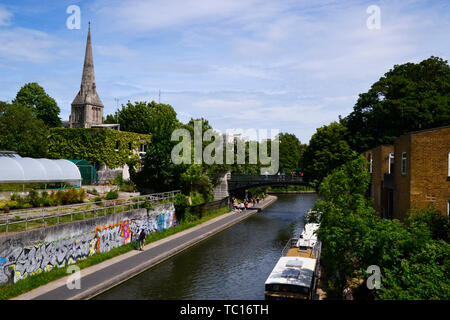 Regents Park Canal durch London Zoo, London, England, Großbritannien Stockfoto