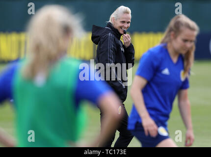 Schottland manager Shelley Kerr während des Trainings an Oriam, Edinburgh. Stockfoto