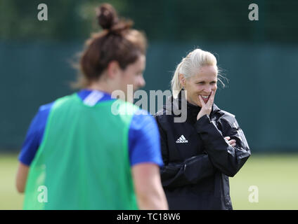 Schottland manager Shelley Kerr während des Trainings an Oriam, Edinburgh. Stockfoto