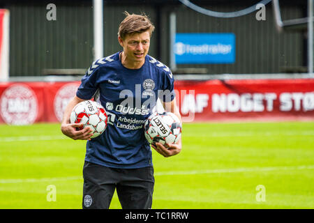 Dänemark, Helsingor - Juni 3, 2019. Jon Dahl Tomasson, der dänischen Fußball teamassistant Manager, gesehen während der Ausbildung vor der EURO 2020 Qualifikationsspiele gegen Irland und Georgien in Gruppe D (Foto: Gonzales Foto - Dejan Obretkovic). Stockfoto