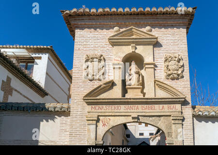 Eingang zum Monasterio Santa Isabel La Real in der Albayzin, Granada, Granada Provinz, Andalusien, Südspanien. Die Alhambra, Generalife und Albay Stockfoto