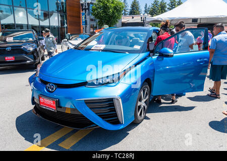 Juni 2, 2019 Sunnyvale/CA/USA - Der Toyota Mirai fuelcell Car (in einem mittelgroßen Wasserstoff Brennstoffzellen-PKW hergestellt von Toyota) auf der Anzeige in der Innenstadt von Su Stockfoto