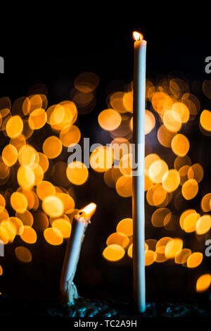 Votiv Kerzen, El Rocio Heiligtum, Andalusien, Spanien. Stockfoto