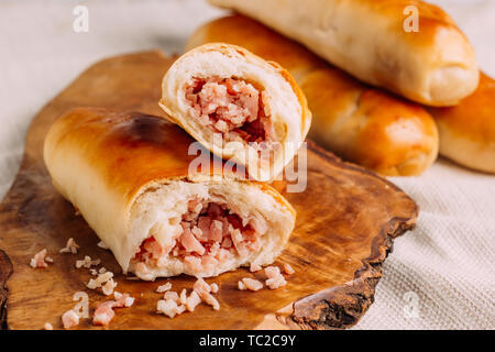 Venezolanische typisches Frühstück, cachitos von Ham Stockfoto