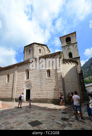 Die Kirche St. Maria des Flusses in der Altstadt von Kotor, Montenegro Stockfoto