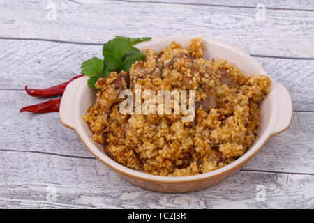 Couscous mit Fleisch und Gewürze Stockfoto