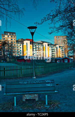 Apartment Blocks und Zuteilung Kabinen in der Morgendämmerung in Stadshagen ein Stadtteil Kungsholmen, Stockholm, Schweden, Skandinavien Stockfoto
