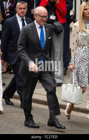 LONDON, ENGLAND - Juni 04 2019 - Woody Johnson, amerikanischer Botschafter arriveÕs in Downing Street 10 für ein Treffen am zweiten Tag des US-Präsidenten und der First Lady des dreitägigen Staatsbesuch. Gary Mitchell/Alamy leben Nachrichten Stockfoto