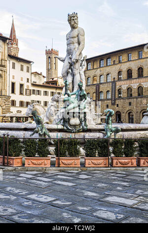 Florenz, Florenz, Italien. 18 Dez, 2012. Neptunbrunnen Quelle: Ricardo Ribas/SOPA Images/ZUMA Draht/Alamy leben Nachrichten Stockfoto