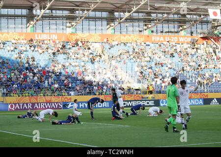 Lublin, Polen. 4. Juni, 2019. Japan Spieler niedergeschlagen nach dem letzten während der FIFA U-20-WM Polen 2019 Umlauf von 16 Match zwischen Japan - Südkorea bei Lublin Stadion in Lublin, Polen, Juni 4, 2019 Pfeifen. Quelle: LBA/Alamy leben Nachrichten Stockfoto