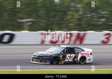 Juni 02, 2019: Monster Energy NASCAR Cup Series Treiber JJ Yeley (52) Runden drehen drei während der Pocono 400 bei Pocono Raceway in langen Teich, PA Daniel Lea/CSM Stockfoto