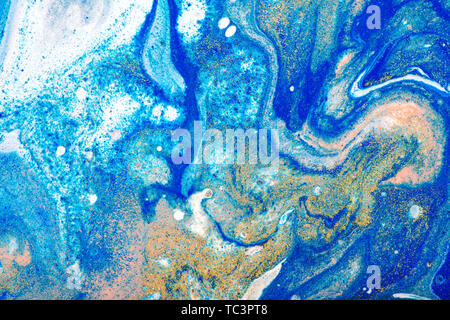 Flüssige Marmorierung Farbe Hintergrund. Fluid Malerei abstrakte Textur, Blau, Weiß, Rosa und Gold. Farbe mischen. Moderne Kunst Stockfoto