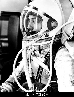 Astronauten Alan Shepard in seinem silbernen Druck klage Vorbereiten einer mercury-redstone 3 (MR-3) zu starten, 5. Mai 1961. Mit freundlicher Genehmigung der Nationalen Luft- und Raumfahrtbehörde (NASA). () Stockfoto