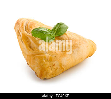 Köstliche samosa auf weißem Hintergrund Stockfoto