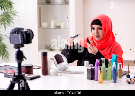 Schönheit Blogger im hijab Aufnahme von Video für Ihren Blog. Stockfoto