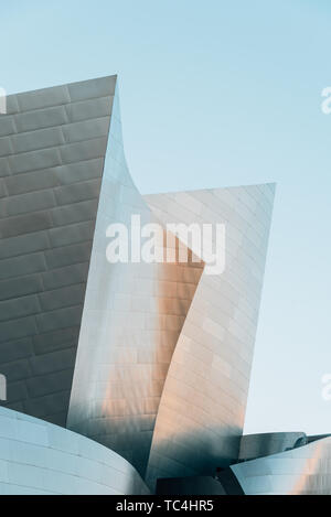 Moderne architektonische Details der Walt Disney Concert Hall in der Innenstadt von Los Angeles, Kalifornien Stockfoto