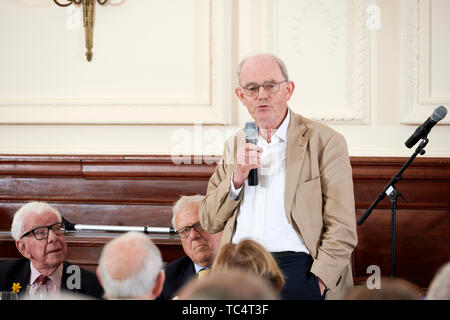 Chris Mullin an der Oldie literarische Mittagessen 04.06.19. Stockfoto