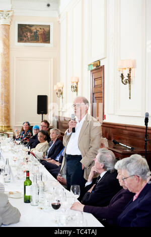 Chris Mullin an der Oldie literarische Mittagessen 04.06.19. Stockfoto