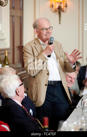 Chris Mullin an der Oldie literarische Mittagessen 04.06.19. Stockfoto