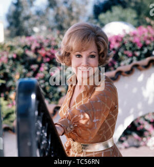 Außenporträt der deutschen Opernsängerin Anneliese Rothenberger, 1970er. Äußere Porträt der Deutschen Oper Sänger Anneliese Rothenberger, 1970er Jahre. Stockfoto