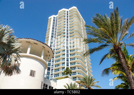 Miami Beach, Florida, North Beach, Terrasse Am Meer, St. Saint Tropez Ocean Front Wohnanlage, Balkone, Hochhaus Wolkenkratzer Gebäude F Stockfoto