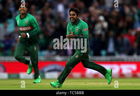 In Bangladesch Mehidy Hasan Miraz feiert die wicket der Neuseeländischen Tom Latham während der ICC Cricket World Cup group Phase Match am Oval, London. Stockfoto