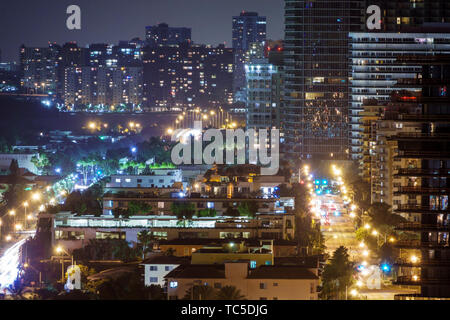 Miami Florida, Surfside, Bal Harbour, Sunny Isles Beach, Hochhaus am Meer, Wohnapartments mit Eigentumswohnungen Gebäude, Gebäude, Gebäude, Gebäude Stockfoto