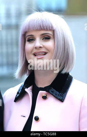 Kelly Osborne, Königlichen Akademie der Künste Sommer Ausstellung Vorschau Party, Royal Academy Burlington House, London, Großbritannien, 04. Juni 2019, Foto von Richard Golds Stockfoto