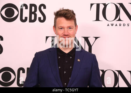 2019 Tony Awards Presse Quark statt im Sofitel. Mit: Eddie perfekt Wo: New York, New York, United States Wenn: 02. Mai 2019 Credit: Joseph Marzullo/WENN.com Stockfoto