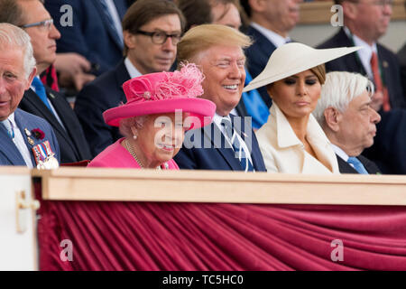 Führer der Welt einschließlich Königin Elizabeth II und Präsident Donald Trump aus Großbritannien, den USA und Europa sehen Sie die D-Tag 75 nationale Veranstaltung in Portsmouth, Großbritannien. Stockfoto