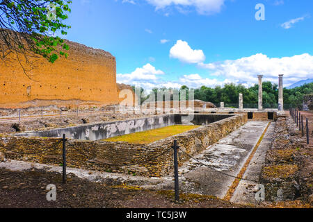 Peschiera Fischteich Ruinen der römischen Ausgrabungsstätte von die Villa Adriana oder Hadriansvilla bei Tivoli Rom - Latium - Italien. Stockfoto