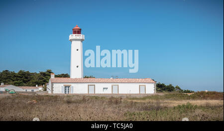 Port Joinville, Frankreich - 17. September 2018 - architektonische Detail des Corbeaux Marine Leuchtturm im Sommer Stockfoto