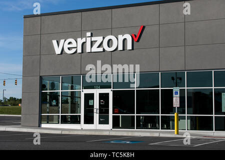 Ein logo Zeichen außerhalb von Verizon Wireless Store in Martinsburg, West Virginia am 4. Juni 2019. Stockfoto