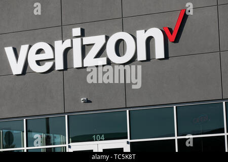 Ein logo Zeichen außerhalb von Verizon Wireless Store in Martinsburg, West Virginia am 4. Juni 2019. Stockfoto