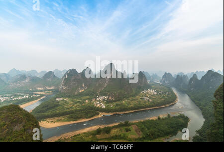 Natürliche Landschaft von Xianggong Berg, Xingping, Guilin Stockfoto