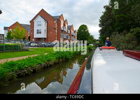 Kanal Boot auf dem Aylesbury Arm des Grand Union Canal, Aylesbury, Buckinghamshire, Großbritannien Stockfoto