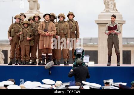 Portsmouth, Großbritannien. 05 Juni, 2019. Darsteller nehmen Teil an der Portsmouth zum Gedenken an den 75. Jahrestag des D-Day, die Landung der Alliierten in der Normandie während des Zweiten Weltkrieges. Credit: Kay Nietfeld/dpa/Alamy leben Nachrichten Stockfoto