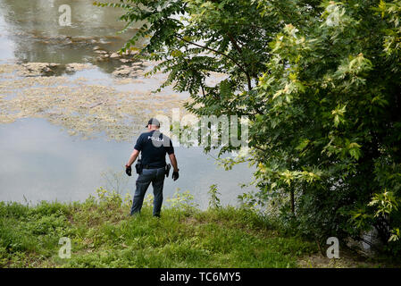 Turin, Piemont, Italien. 5. Juni 2019. Turin, Italy-June 5, 2019: Murder-Discovery der Leiche des Freund der Bahamas Diplomat, Ramsey Alrae Keiron gefunden gestern und heute im Fluss Po. Credit: Stefano Guidi/ZUMA Draht/Alamy leben Nachrichten Stockfoto