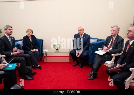 Portsmouth, Großbritannien. 05 Juni, 2019. Us-Präsident Donald Trump hält ein bilaterales Treffen mit Bundeskanzlerin Angela Merkel am Rande eines D-Tag der nationalen Gedenkveranstaltung auf dem Southsea Common Juni 5, 2019 in Portsmouth, England. Die Staats- und Regierungschefs versammelt, an der Südküste von England, wo Truppen für den D-Day assault 75 - Jahre - vor Abreise. Credit: Planetpix/Alamy leben Nachrichten Stockfoto